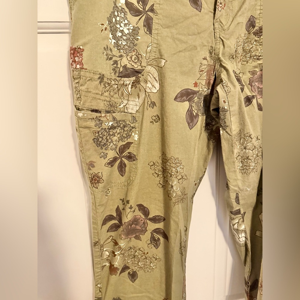 Democracy Flex-Ellent Floral Print Utility Cargo Pants Size 10 - Picture 7 of 8
